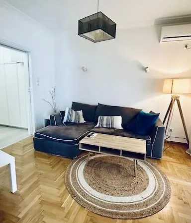 Comfy House W/terrace In Center *
