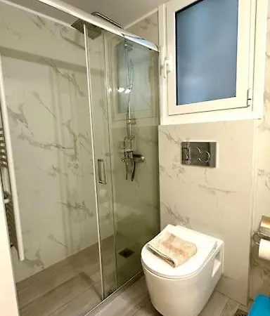 Comfy House W/terrace In Center Apartment *