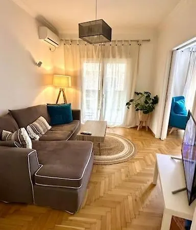 Comfy House W/terrace In Center