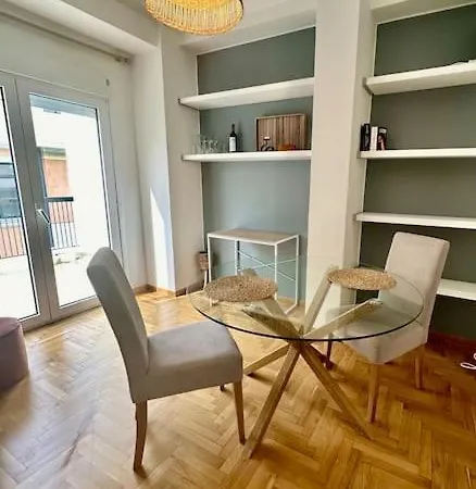 Comfy House W/terrace In Center *